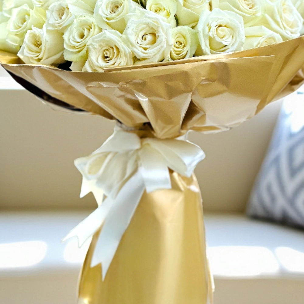 Buy white roses in dubai