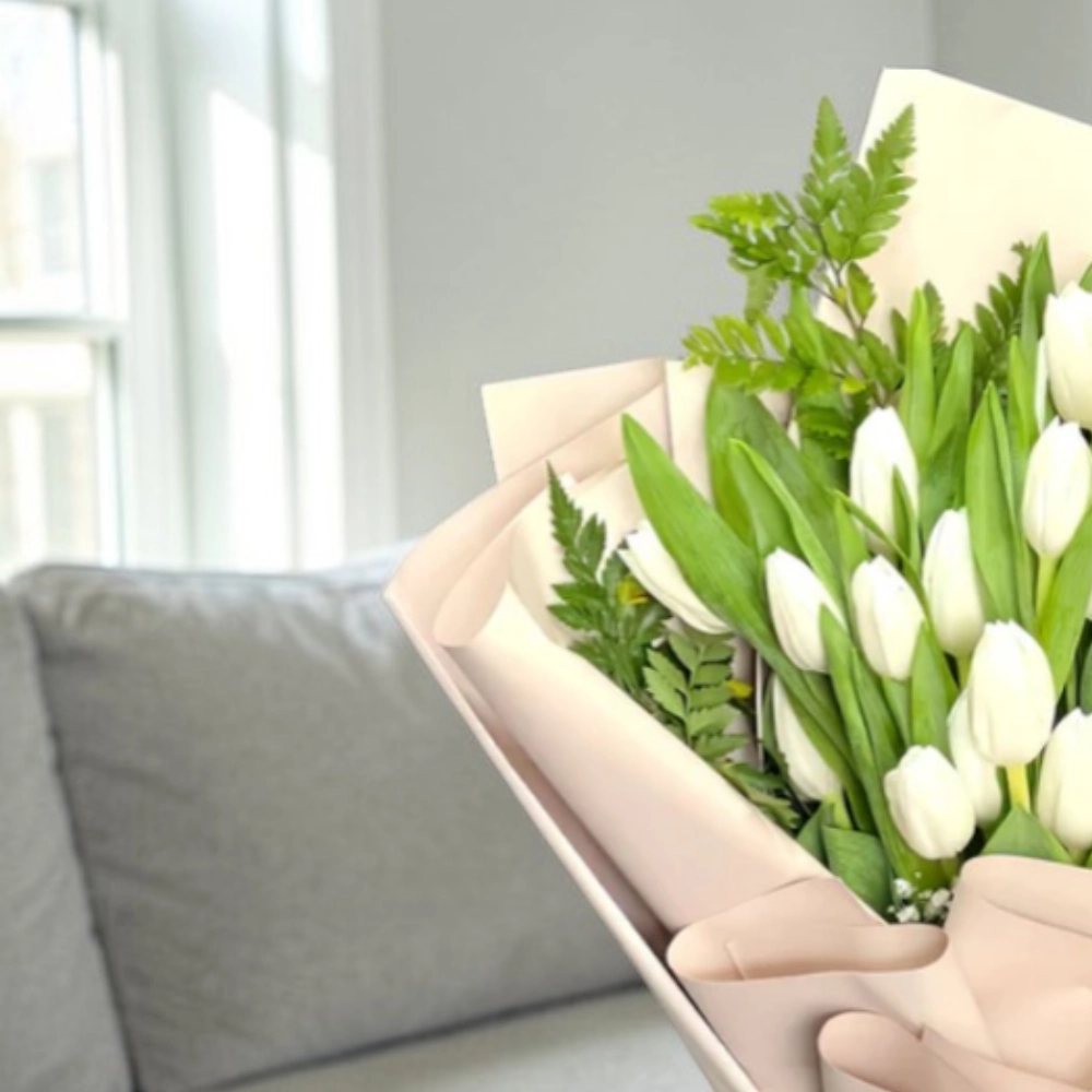 20 white tulips bouquet