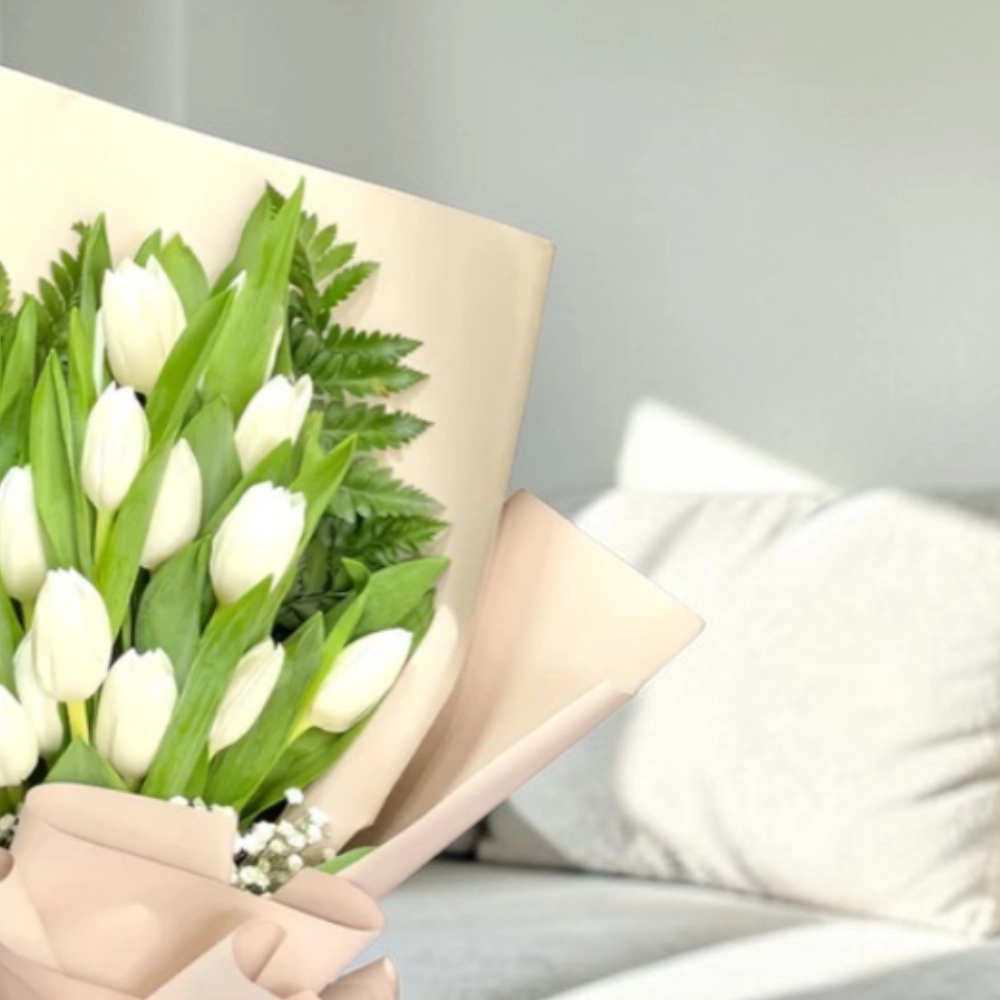 20 white tulips bouquet