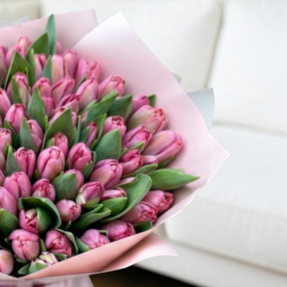 100 pink tulips bouquet
