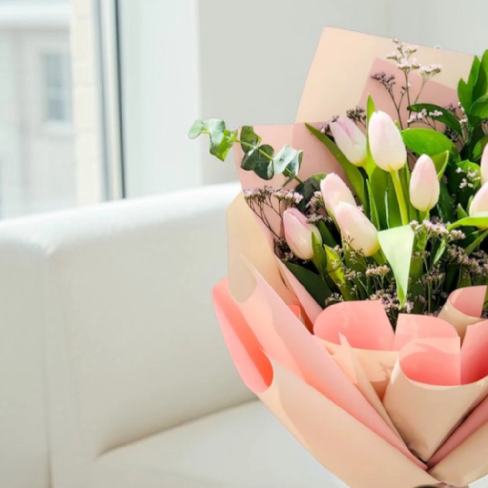 10 pink tulips bouquet